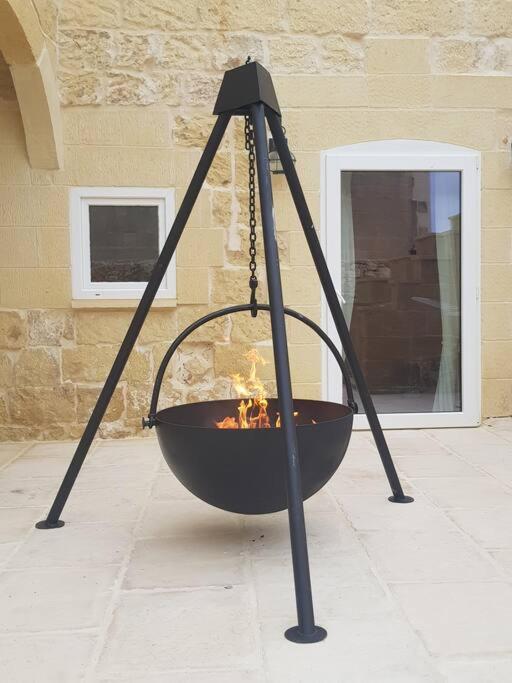 Farmhouse Villa With Large Pool And Garden In Gozo Gharb  Exterior photo